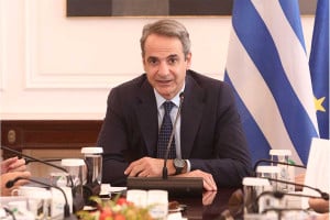 Μητσοτάκης: «Δεν θα αφήσουμε να περάσουν στον καταναλωτή οι υπερβολικές αυξήσεις στο ρεύμα»