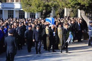 Κώστας Σημίτης: Συγκίνηση στο Α’ Νεκροταφείο, η Ελλάδα αποχαιρέτισε τον πρώην πρωθυπουργό (photos &amp; video)