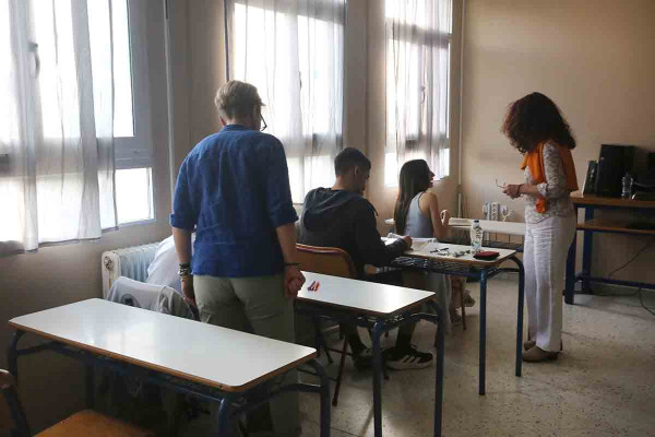 Πανελλαδικές Εξετάσεις: Αυστηρό πλαίσιο για τους επιτηρητές στα εξεταστικά κέντρα