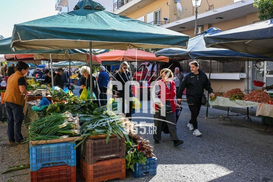 &quot;Ανοίγουν&quot; οι λαϊκές αγορές για τους αγρότες - Σε διάλογο το υπουργείο Ανάπτυξης με τους παραγωγούς για την ενίσχυση της παρουσίας τους