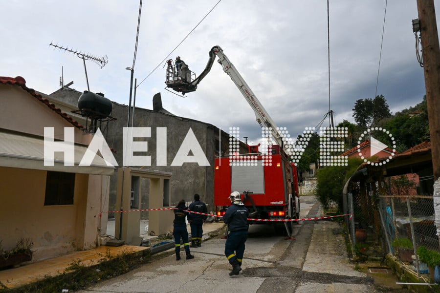 Κατάκολο: Ο αέρας πήρε τις λαμαρίνες της στέγης