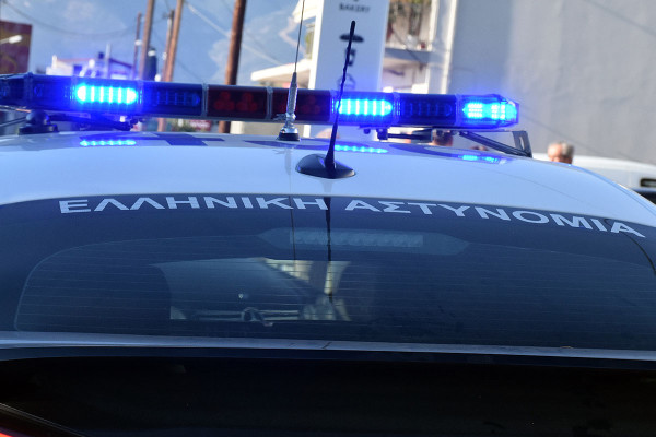 Κινηματογραφική καταδίωξη ανήλικων με κλεμμένες μηχανές στο Χαϊδάρι – Ο ένας συγκρούστηκε με λεωφορείο