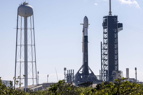 Εκτόξευση της SpaceX σχημάτισε μια γιγάντια μέδουσα στον ουρανό