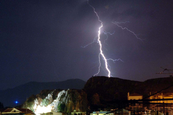 Ο κεραυνός μπορεί να σταματήσει την καρδιά χωρίς να προκαλέσει εγκαύματα