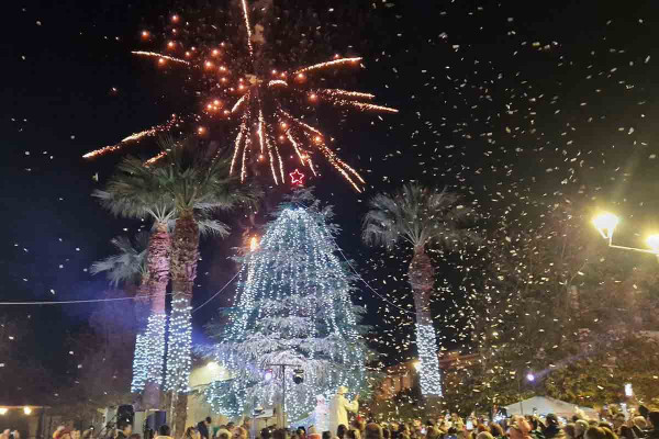 Φαντασμαγορική φωταγώγηση των Χριστουγεννιάτικων Δένδρων σε Γαστούνη, Βαρθολομιό και Τραγανό