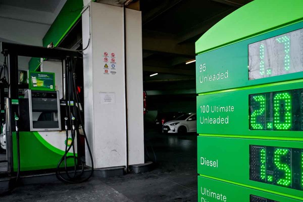 Καύσιμα: Πόσο κοστίζουν βενζίνη και diesel στην Ελλάδα και στις άλλες ευρωπαϊκές χώρες