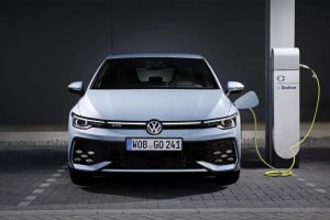 Το επόμενο VW Golf θα είναι και ηλεκτρικό