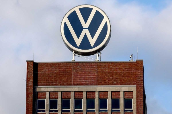 Volkswagen σε ιστορική κρίση: Ο κινεζικός εφιάλτης χτυπά την καρδιά της γερμανικής βιομηχανίας