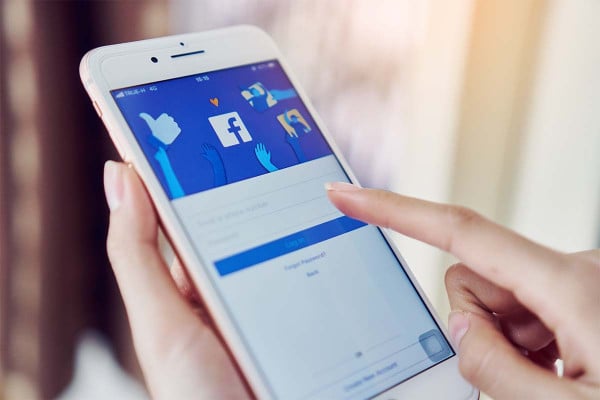 Facebook: Βαριά καμπάνα Κομισιόν στη Meta για αθέμιτη προώθηση του Marketplace