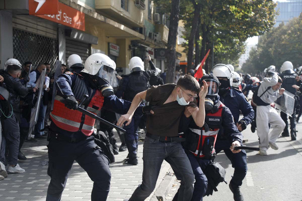 Γαλλικός «πυρετός» στην Ελλάδα: Συναγερμός και σκληρή πολιτική αντιπαράθεση ενόψει κινητοποίησεων