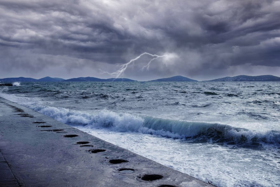 Μεμονωμένες καταιγίδες σε βόρειο Ιόνιο και Ήπειρο την Τρίτη