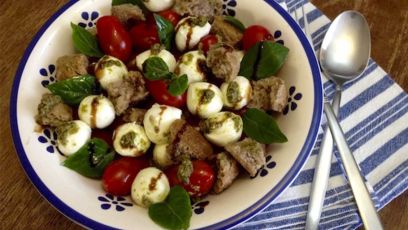 Σαλατα caprese με pesto βασιλικού 