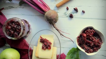 Γλυκόξινο chutney με παντζάρι, μήλο και cranberries